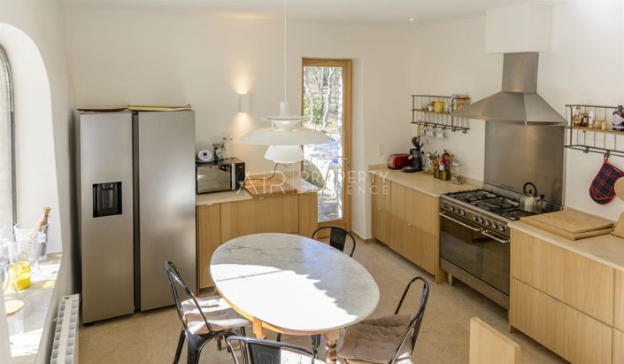 Image No.4-5 Bed Property for sale