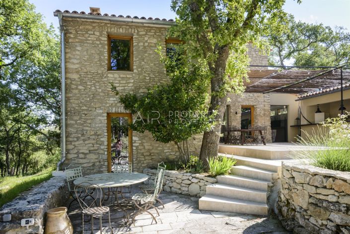 Image No.9-5 Bed Property for sale
