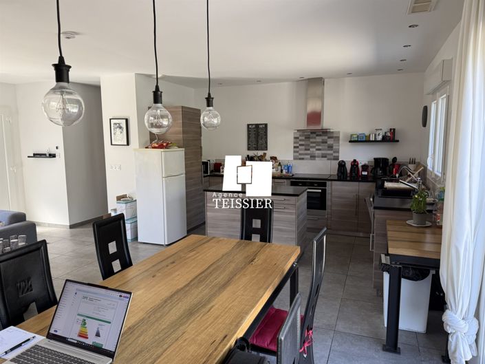 Image No.21-3 Bed House for sale
