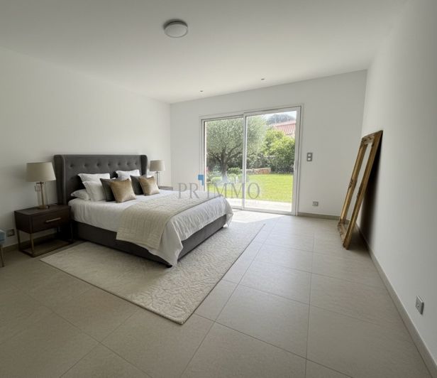 Image No.10-4 Bed House for sale