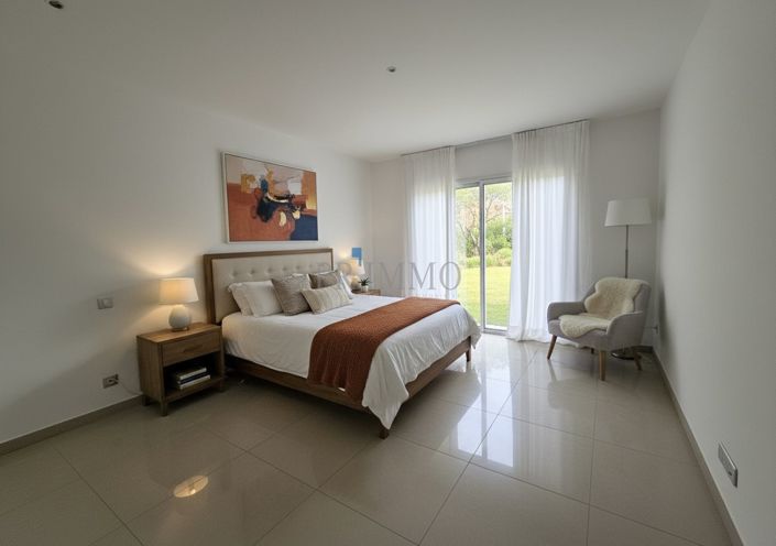 Image No.11-4 Bed House for sale