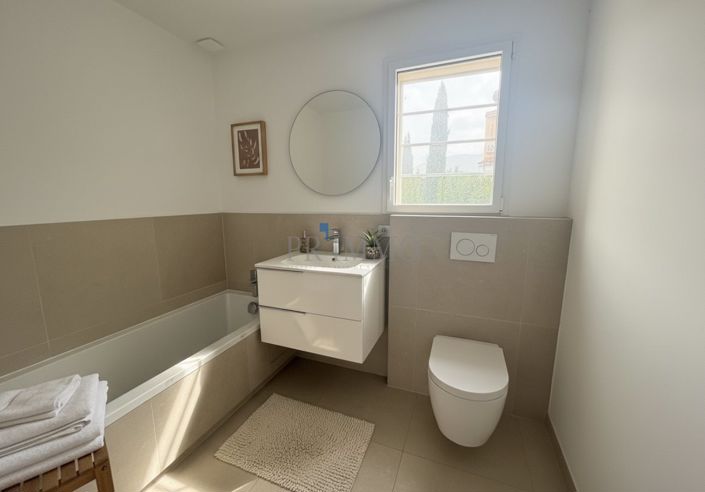 Image No.12-4 Bed House for sale