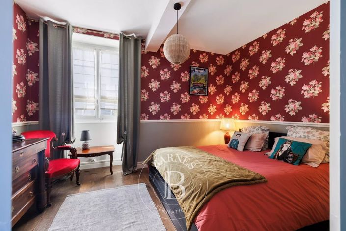 Image No.25-8 Bed House for sale
