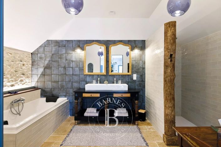Image No.34-8 Bed House for sale