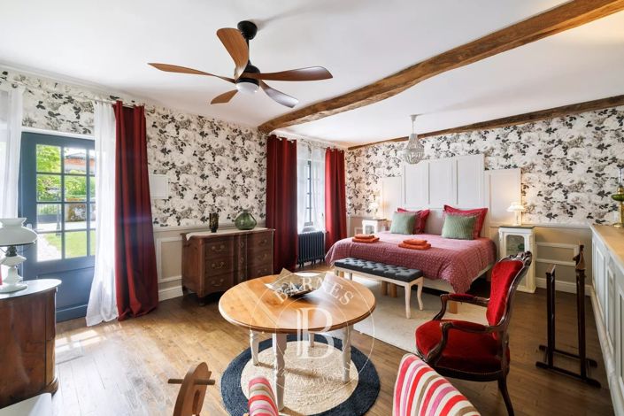Image No.37-8 Bed House for sale