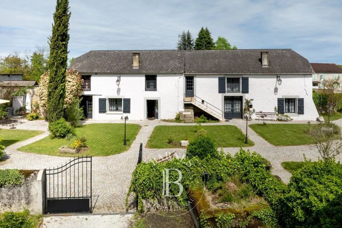 Image No.5-8 Bed House for sale