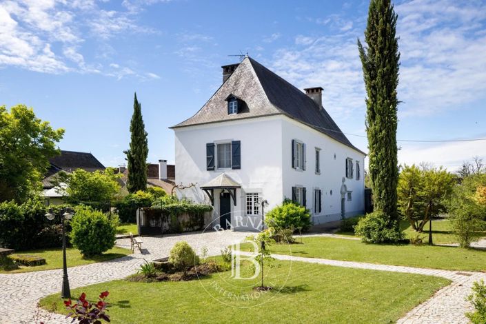 Image No.9-8 Bed House for sale