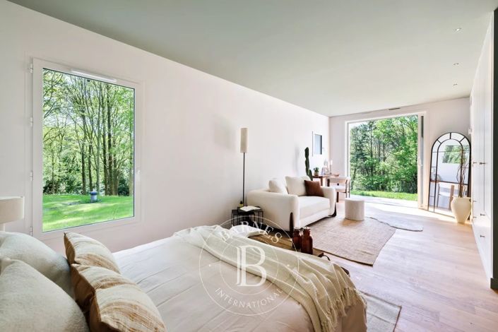 Image No.17-5 Bed House for sale