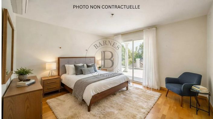 Image No.5-5 Bed House for sale