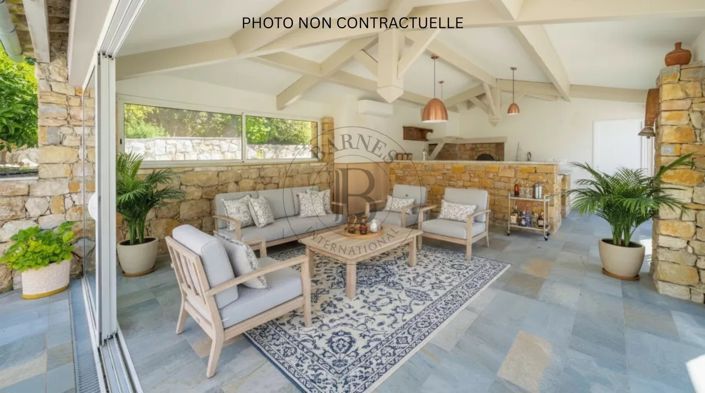 Image No.6-5 Bed House for sale