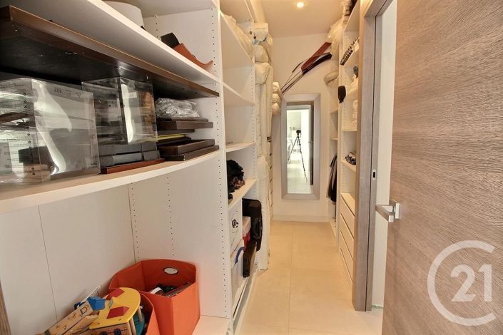 Image No.15-4 Bed House for sale