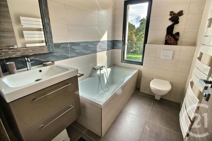 Image No.17-4 Bed House for sale