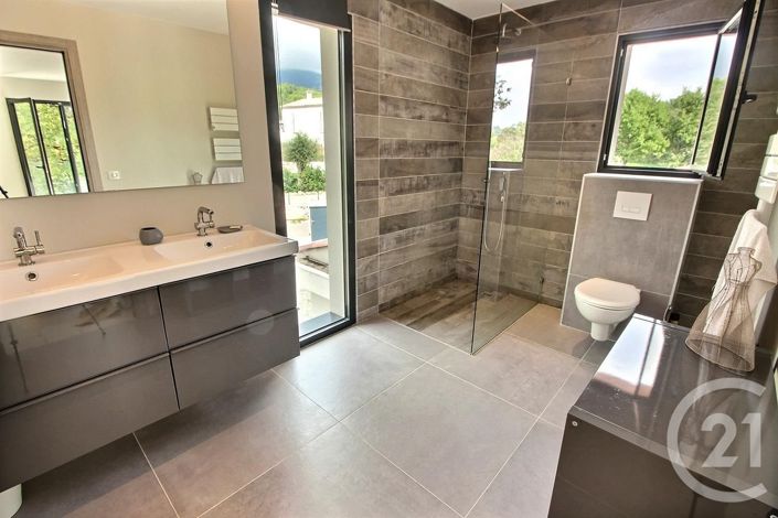 Image No.20-4 Bed House for sale