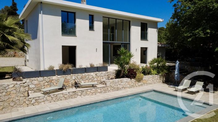 Image No.24-4 Bed House for sale
