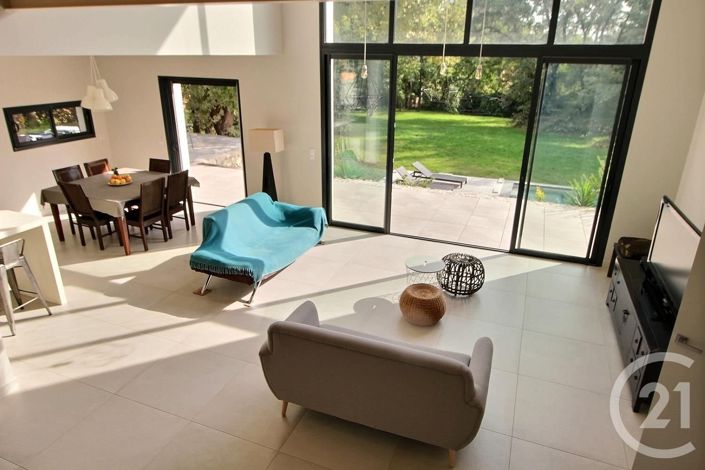 Image No.7-4 Bed House for sale