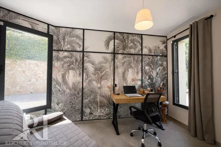 Image No.10-3 Bed House for sale