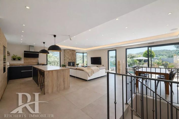 Image No.3-3 Bed House for sale