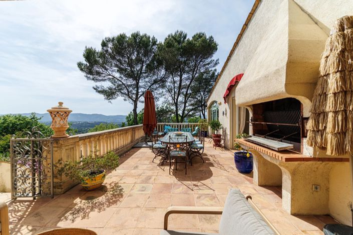 Image No.16-6 Bed House for sale