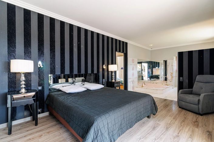 Image No.34-6 Bed House for sale