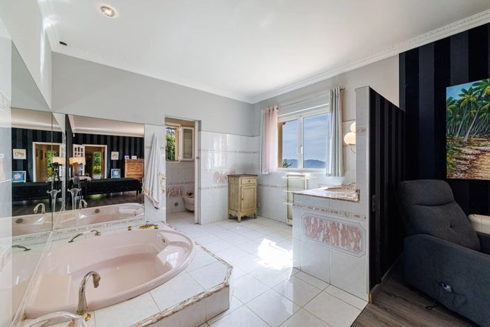 Image No.35-6 Bed House for sale