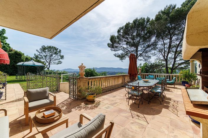 Image No.4-6 Bed House for sale