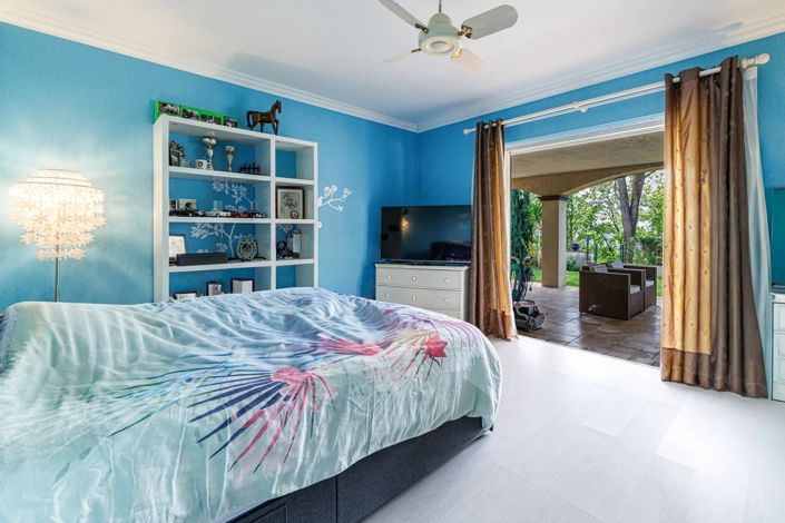 Image No.40-6 Bed House for sale