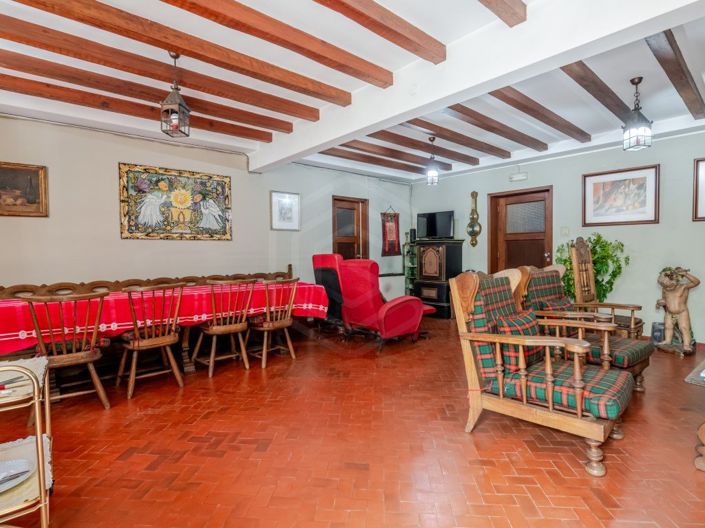 Image No.19-6 Bed House for sale