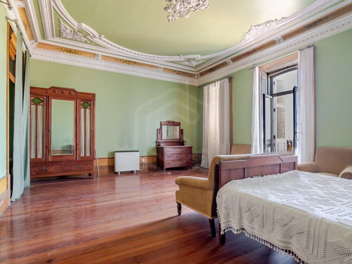 Image No.22-6 Bed House for sale