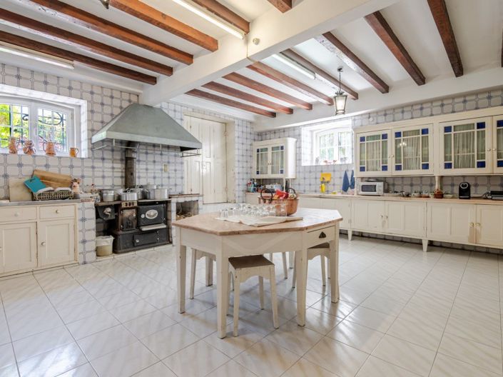 Image No.25-6 Bed House for sale