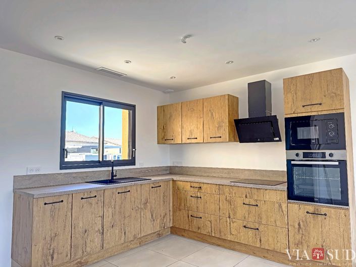 Image No.7-3 Bed House for sale