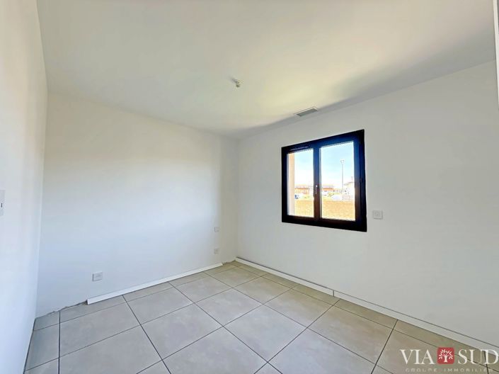 Image No.9-3 Bed House for sale