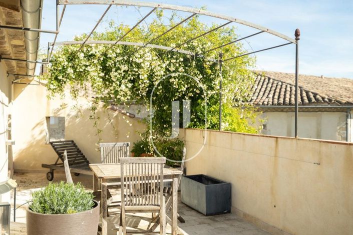 Image No.18-5 Bed House for sale