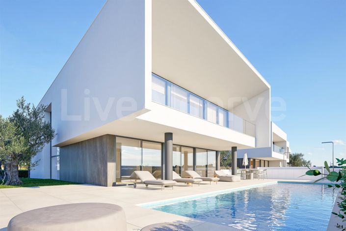 Image No.21-4 Bed House for sale