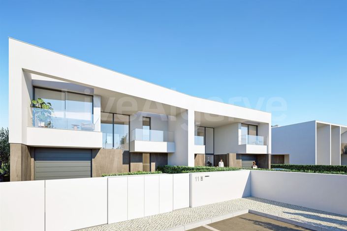 Image No.23-4 Bed House for sale
