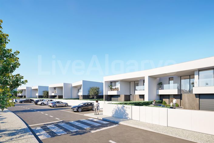 Image No.24-4 Bed House for sale