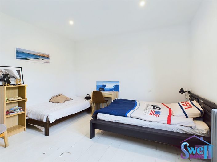 Image No.4-6 Bed House for sale