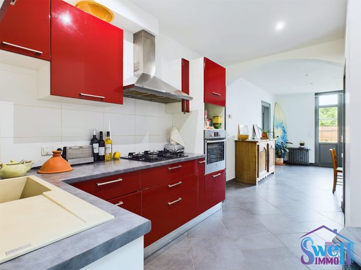 Image No.5-6 Bed House for sale