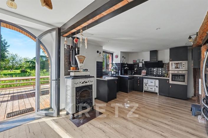 Image No.8-9 Bed House for sale