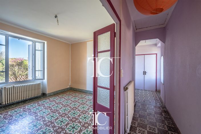 Image No.11-3 Bed House for sale