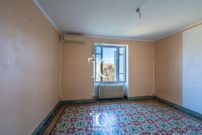 Image No.12-3 Bed House for sale