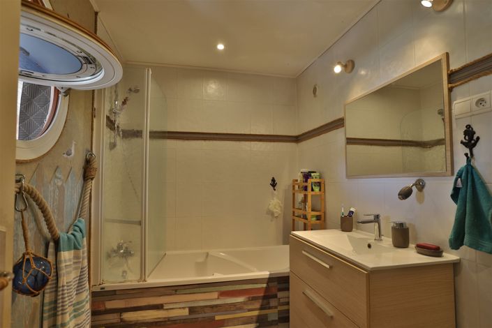 Image No.16-4 Bed House for sale
