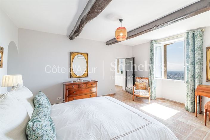 Image No.16-5 Bed Property for sale