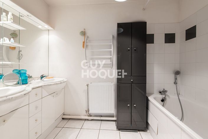 Image No.10-3 Bed Apartment for sale