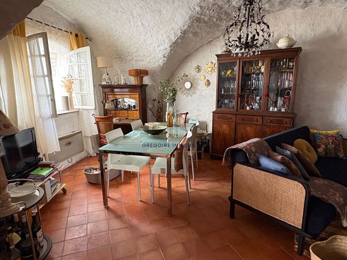 Image No.6-2 Bed House for sale