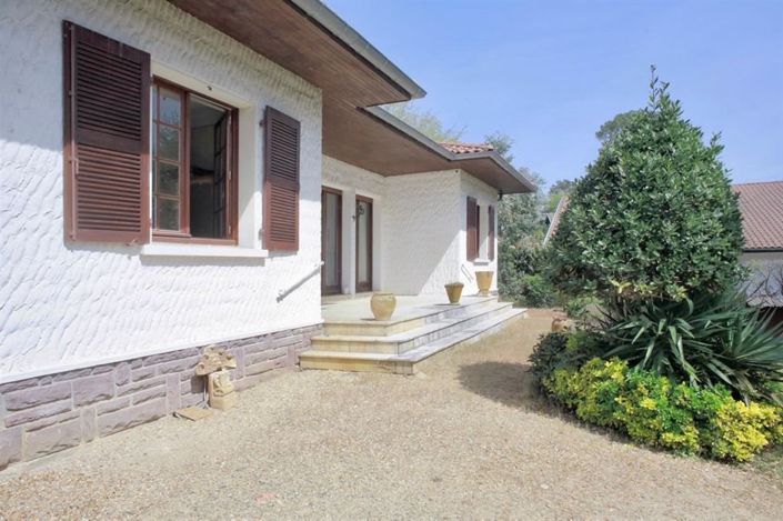 Image No.10-4 Bed House for sale