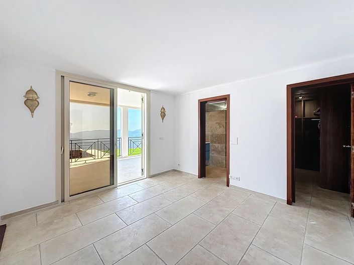 Image No.12-4 Bed House for sale