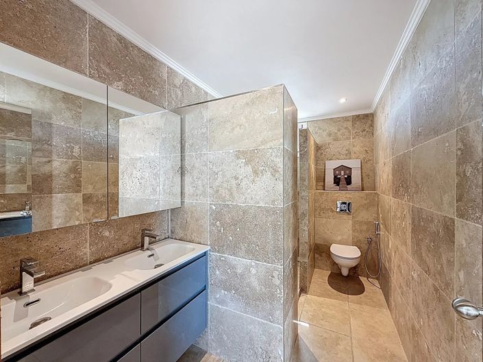 Image No.15-4 Bed House for sale