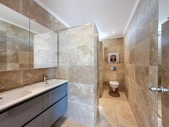 Image No.18-4 Bed House for sale