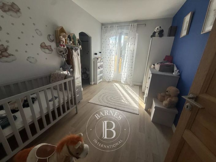 Image No.12-4 Bed House for sale
