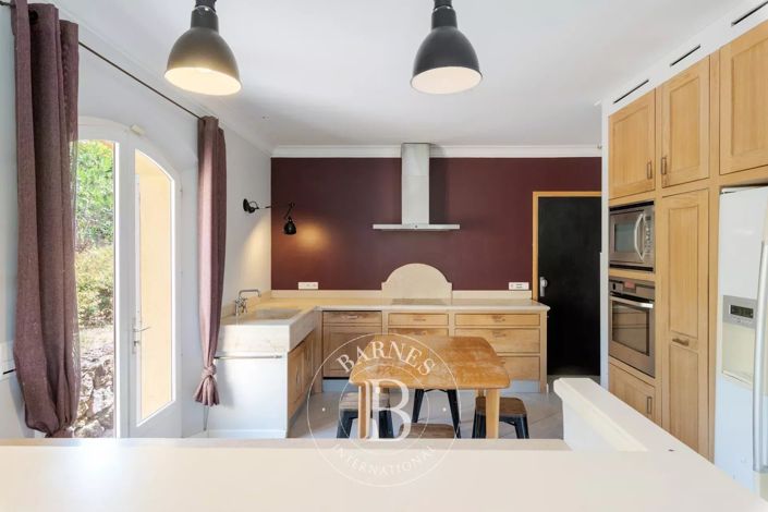 Image No.16-4 Bed House for sale